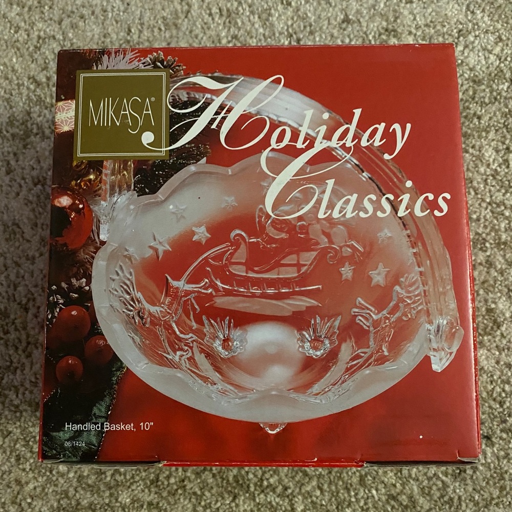 Mikasa Handled Basket Glass Dish